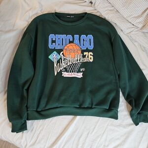 SHEIN Green Crewneck Sweater with Retro Graphic
